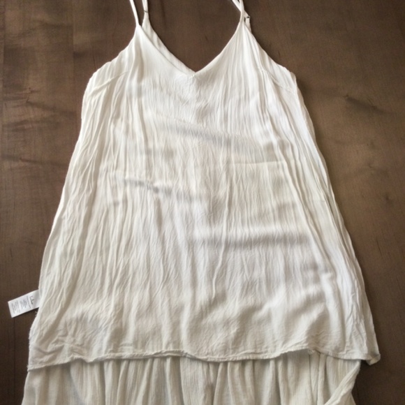 Lulu’s white sundress. - Picture 11 of 11